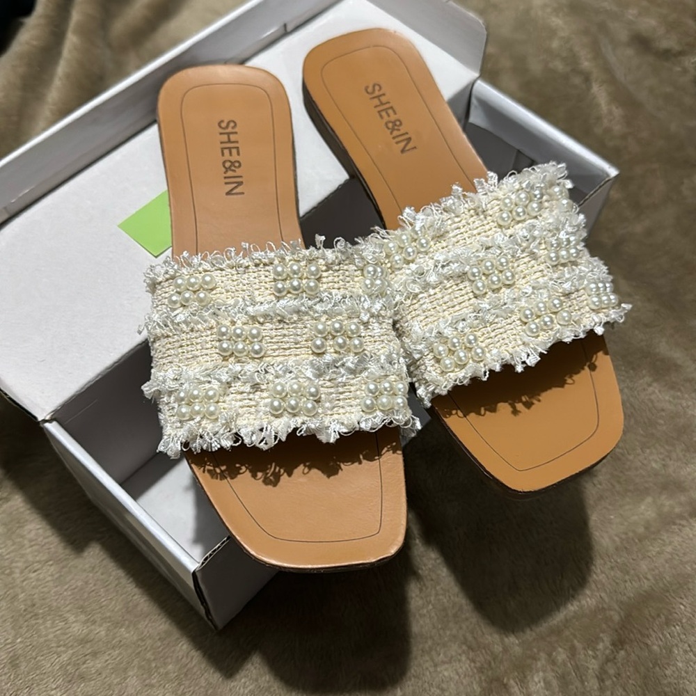 White/Cream Perl Sandals
